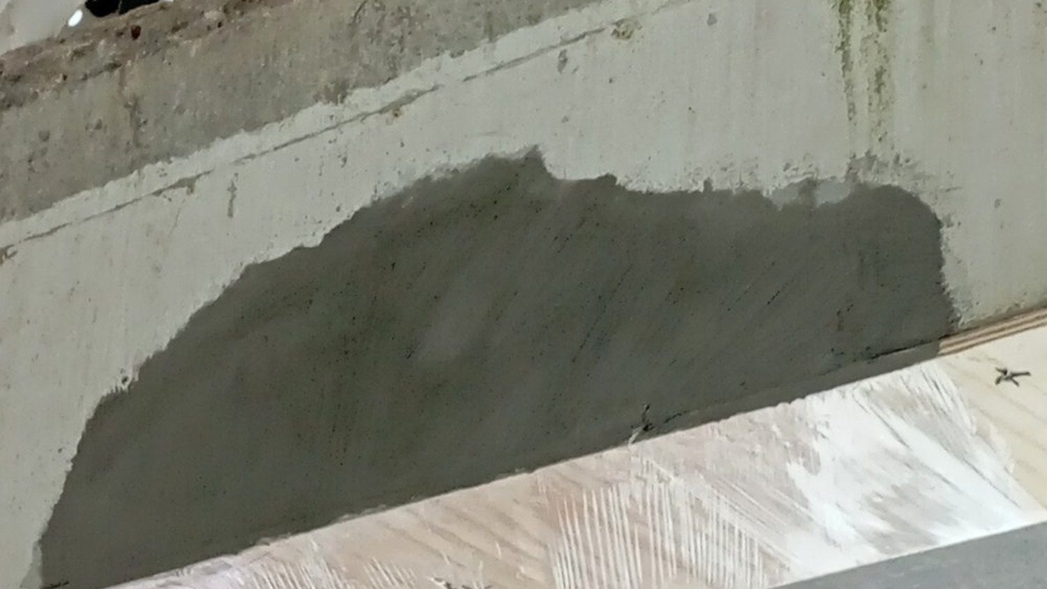 Concrete beam patch-repaired ahead of protective coating – Fixidea Coatings Ltd